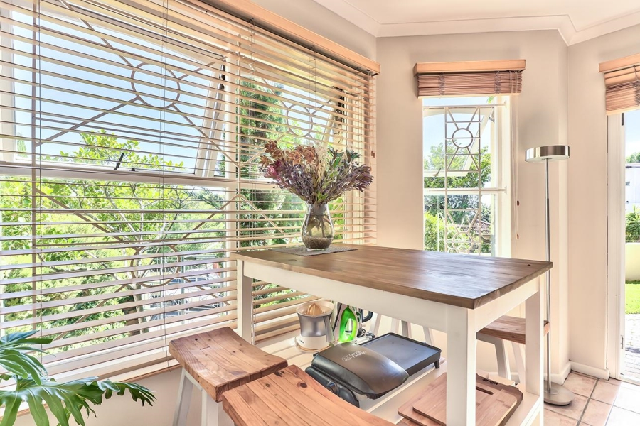 1 Bedroom Property for Sale in Vredehoek Western Cape